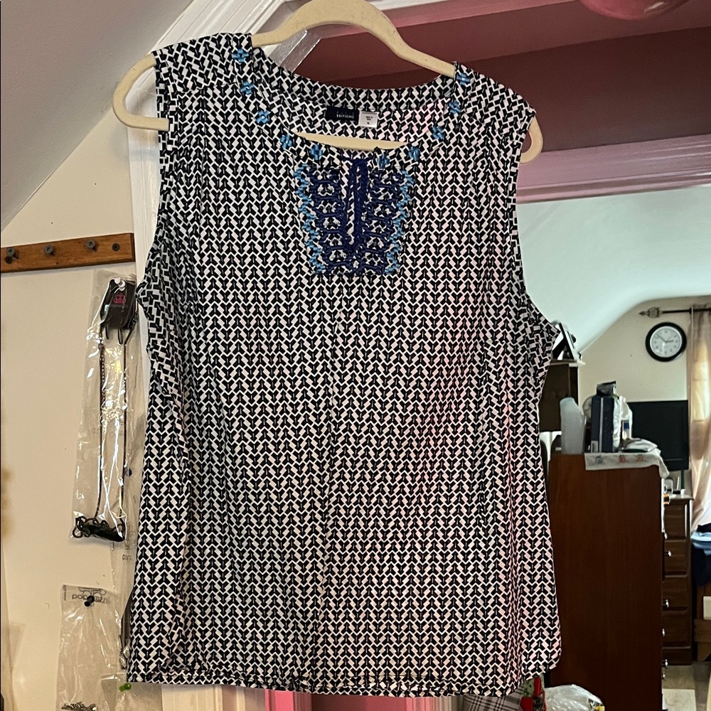 Basic Editions Black and White Patterned Top
